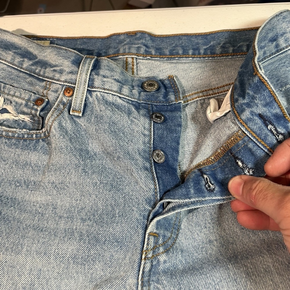 Levi's 501 90s‎ Premium Jeans Mid Rise Relaxed Straight Womens Size 27x32 EUC - Picture 4 of 10